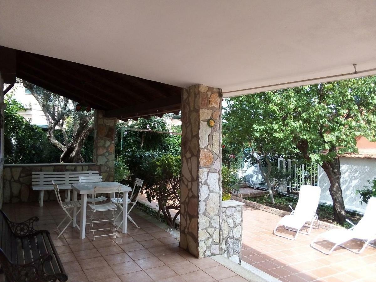 Il Giardino Di Hyccara Villa Карини Екстериор снимка