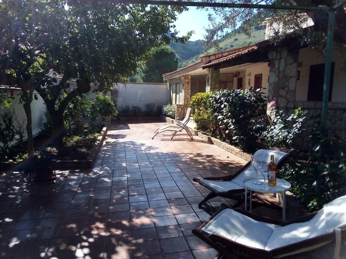 Il Giardino Di Hyccara Villa Карини Екстериор снимка