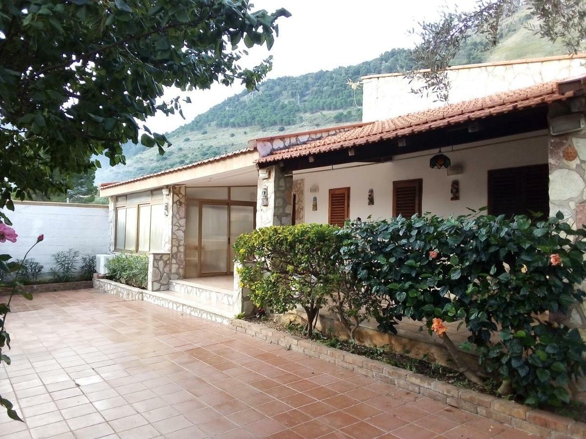 Il Giardino Di Hyccara Villa Карини Екстериор снимка