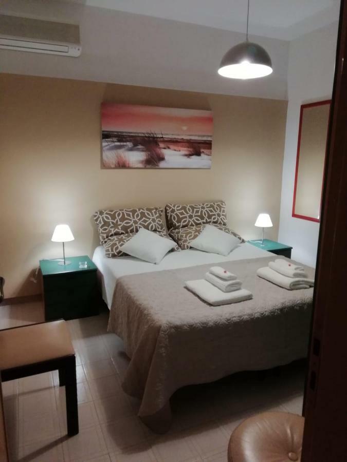 Il Giardino Di Hyccara Villa Карини Екстериор снимка