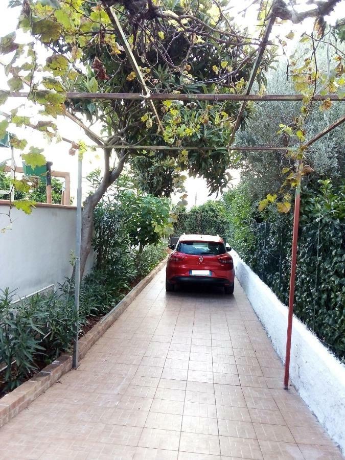 Il Giardino Di Hyccara Villa Карини Екстериор снимка